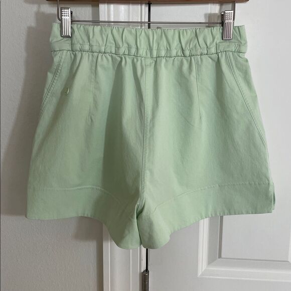 Lululemon Cinchanle High Rise Shorts - Picture 2 of 2